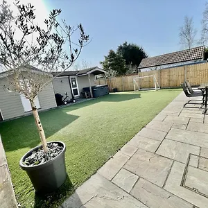 Four Corners Hot Tub & Sauna , Ferndown United Kingdom
