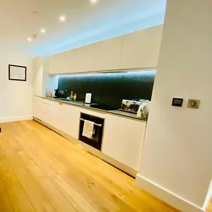 Luxury Spacious , Cardiff United Kingdom